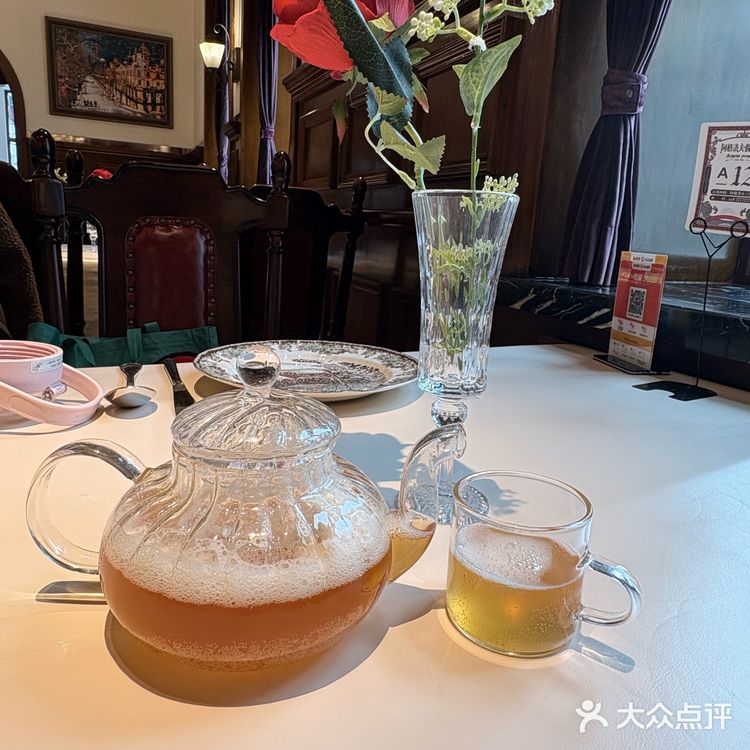 哈尔滨 |中央大街穿越百年的俄式复古餐厅~