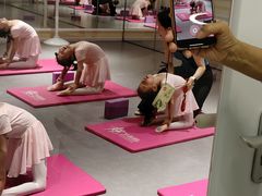 -炫艺舞蹈培训中心(枫尚奥特莱斯店)