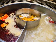 鲜菌汤鲜牛汤香辣-鲜货俚鲜火锅(青果路店)