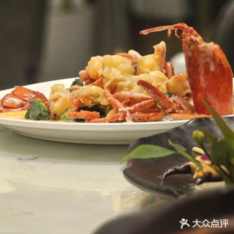 武汉拜年点的一桌痛风餐～居然被长辈夸爆了[害羞]