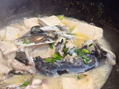 招牌柴火灶台鱼头-好灶头妈妈菜·千岛湖土菜地标美食