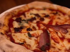 蓝乳酪水瓜榴配特辣萨拉米披萨-La Tavernetta(Bar à Vin)(乌鲁木齐路店)