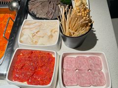 -海底捞火锅鲜切牛肉主题店(长寿路店)