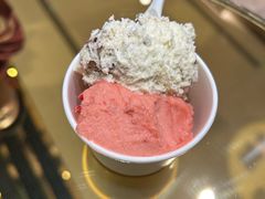 草莓冰淇淋-VENCHI 闻绮(北京国贸商城店)