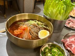 -围炉肉舍•炭烤活鳗•丹东海鲜烤肉(步行街店)