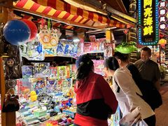 -三亚火车头万人海鲜广场