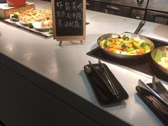 自助取餐区-威珀斯酒店·珀萃美食餐厅 | 海鲜刺身·现烤生蚝·特色烤肉