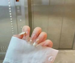 -悦指间美甲美睫
