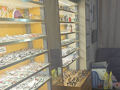 -优医视平价眼镜蔡司依视路折扣工厂店(十里堡店)