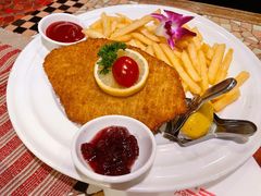 维也纳式平锅小牛肉配薯条-申德勒加油站西餐厅(日坛路总店)
