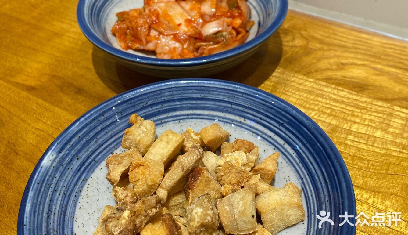 热腾腾的面才好吃。还有炖罐分量十足，特别是肉