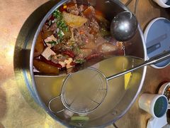 特色牛腩鸳鸯锅-左庭右院鲜牛肉火锅(金山万达店)