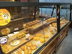 面包甜点陈列柜-津乐园(人人乐亚泰店)