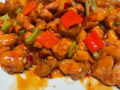 宫爆鸡丁-小船渔村•大连菜•大连焖鱼(黄河路店)