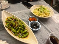 -肥肥虾庄·金牌油焖大虾(汉街SKP店)