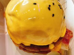 芝士熔岩牛肉汉堡-前进5路汉堡炸鸡(汉街skp店)