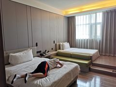 -西安大雁塔科技大学地铁站亚朵酒店