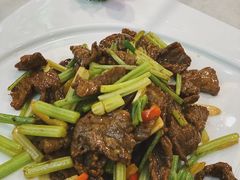 海南香芹爆炒黄牛肉-香香海南菜餐厅