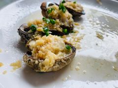 蒜蓉蒸鲍鱼-范饭椰林川湘味海鲜·椰子鸡(三亚湾椰梦长廊店)
