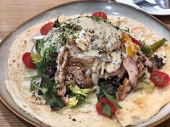 照烧鸡肉配牛油果拉法沙拉-HELLO 27 意面·沙拉·帕尼尼