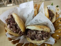 精品火烧-闫家驴肉老店(华电一校店)
