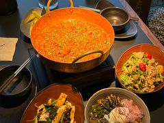 铜锅油焖鸡-Ameigo梅果·云贵川bistro(长宁来福士店)