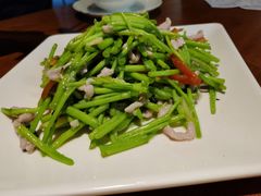 芦蒿炒香干-三猫黑鱼花(南大店)