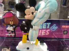 -泡泡玛特POPMART(侨福芳草地店)