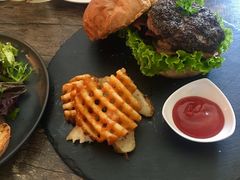 -HIGH FIVE哈福手工汉堡(桂林路店)