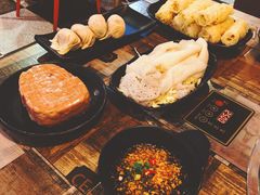 -鲜入围煮花胶鸡海鲜火锅