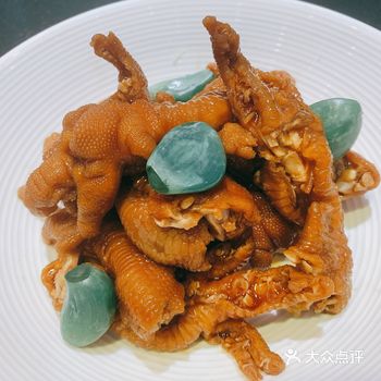 「紫光园(东大桥店)」 店里环境非常好，是我在所有烤