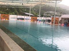 -十万大山布透温泉