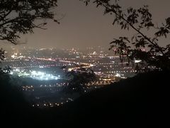 -鬼笑石后山停车场