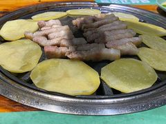 -唯成•韩国炭火烤肉 유성고기