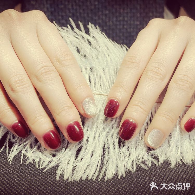 [爱心]新年红紫丁香搭猫眼[指甲油]穿戴美甲