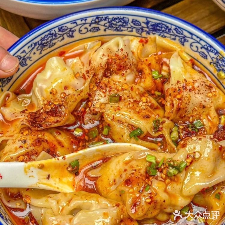 打飞滴都要来吃的这家，抄手届扛把子