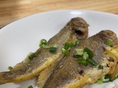 干煎小黄鱼-小河无名面馆
