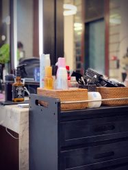 -AKOZO Beauty Salon