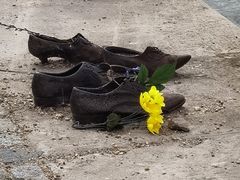 -多瑙河畔鞋履雕塑