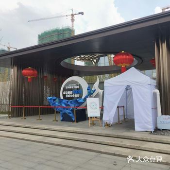 000之间，看楼层还有坐下，可以看见滇池的户型比较贵