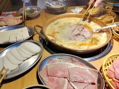 -洱火云南酸菜牛肉火锅(石景山当代商城店)