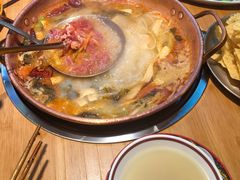 -洱火云南酸菜牛肉火锅(石景山当代商城店)