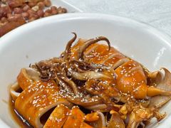 吊烧原只鱿鱼-津津菜馆(绝没分店)