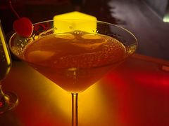 -饮湖威士忌鸡尾酒吧