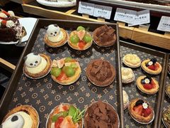 -雍容荟帝王蟹活龙虾展台自助(IFS黑金店)