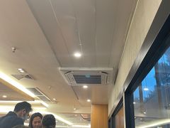 等位区-萨莉亚(百信广场店)