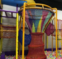 -蹦贝运动中心·蹦床·攀岩·闯关(龙岗店)