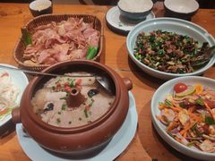 -老滇山寨•云南特色菜•地方菜•民族风情歌舞表演(金碧店)