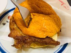 芝士猪扒菠萝包-華人 華星冰室(氹仔 店)