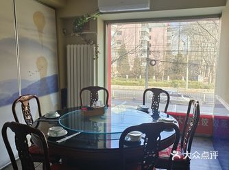 这家店是住这附近的同事推荐我来的